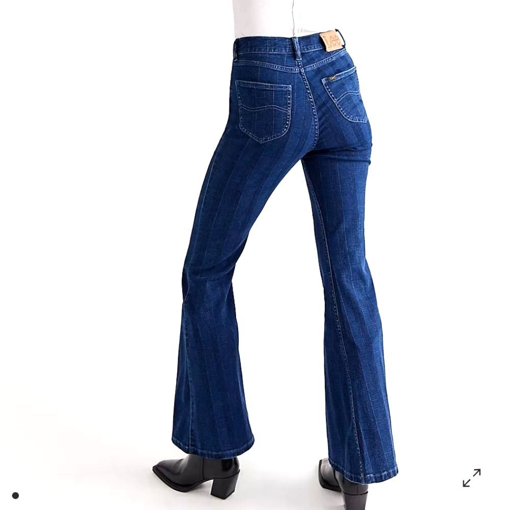 Lee Hi-Rise Flare Jeans in Mid stripes Size 29×33 NWT